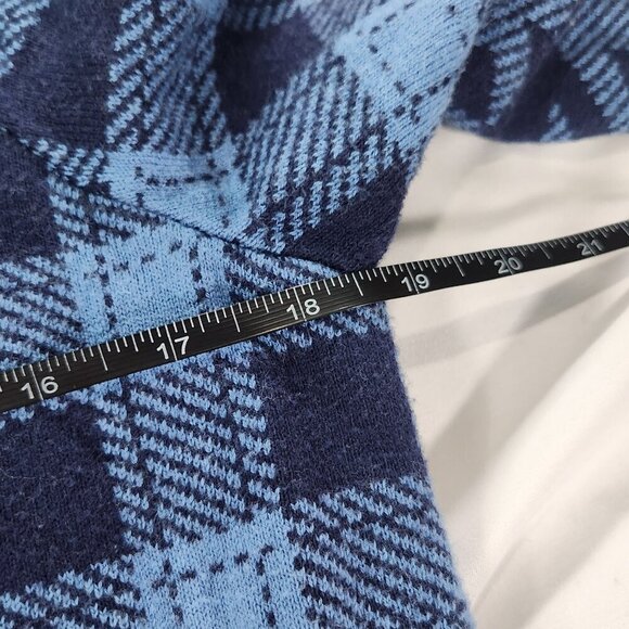 Isaac Mizrahi Live! Plaid Cardigan Sweater Small
Lot F - Picture 4 of 5